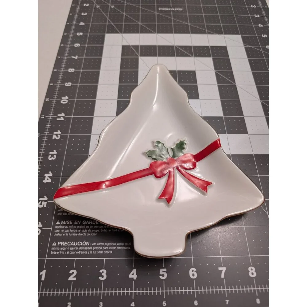 Mount Clemens Pottery Christmas Tree‎ Red Ribbon and Holly Leaf Plate Dish 9 in